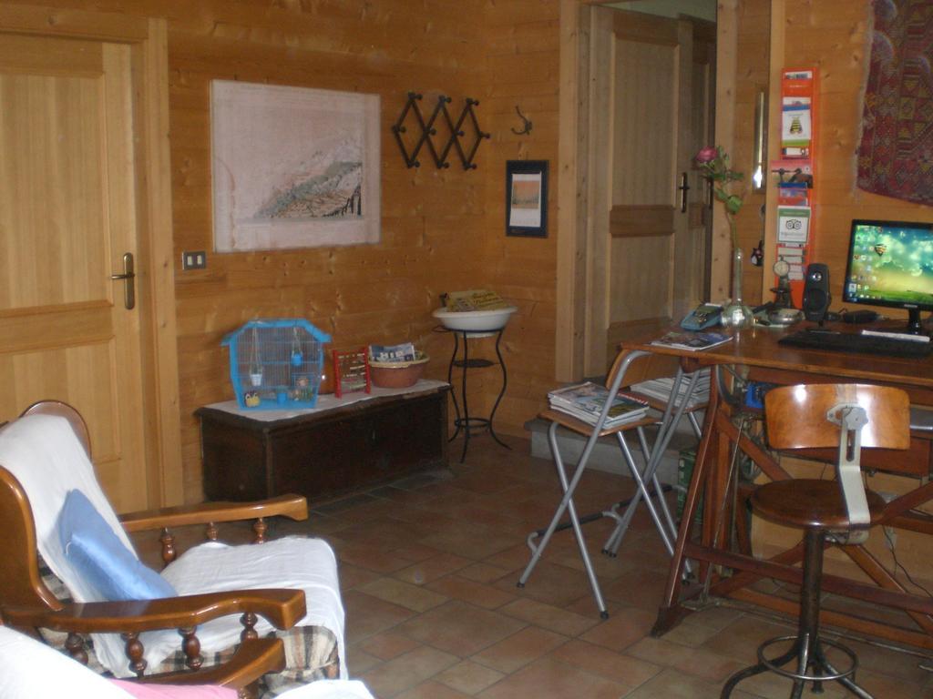 Pera Rionda Bed & Breakfast Caprie Exterior photo