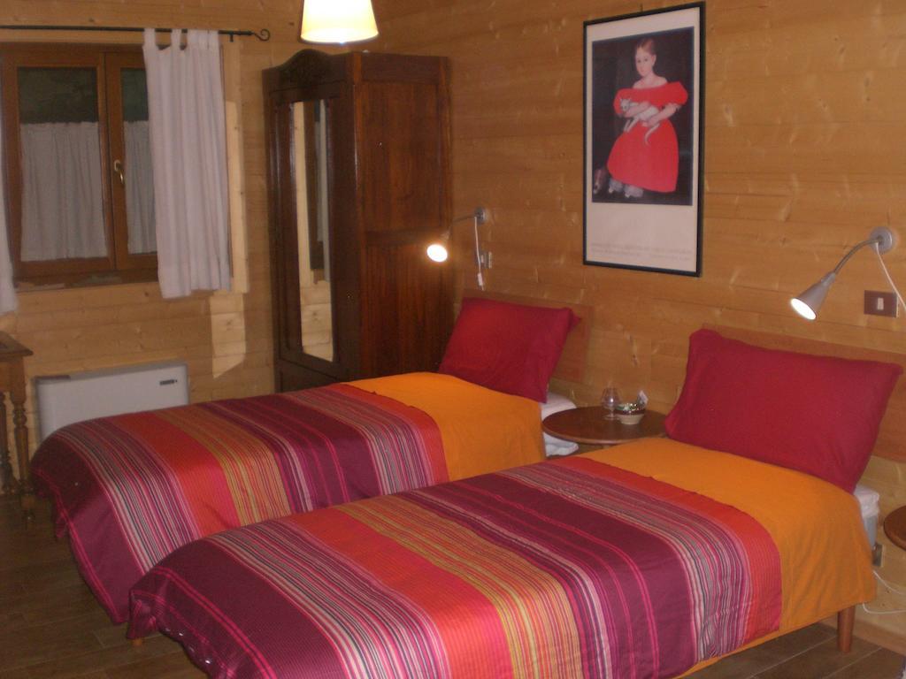 Pera Rionda Bed & Breakfast Caprie Room photo